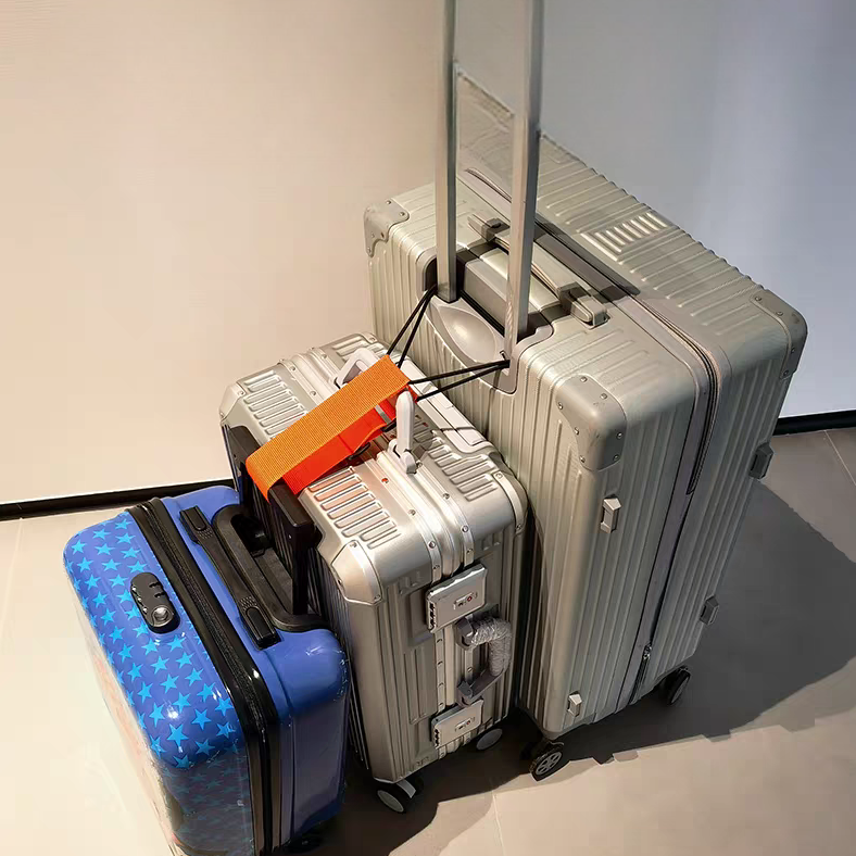 LockRide Pro: Regulowany pasek bagażowy do bezpiecznego układania bagażu w stosy i podróżowania bez użycia rąk